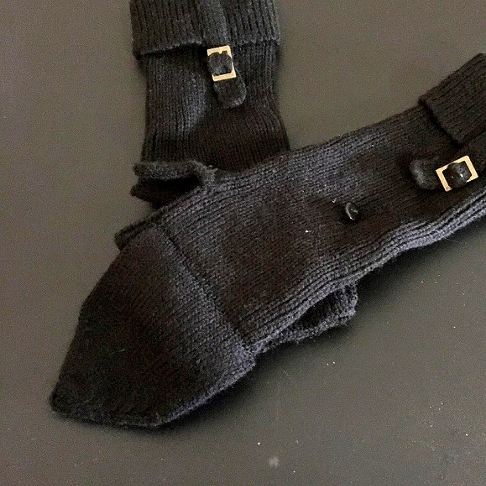 Black Gold Buckle Knit Winter Gloves Cell Phone ATM'S Keys Covered Or Fi…